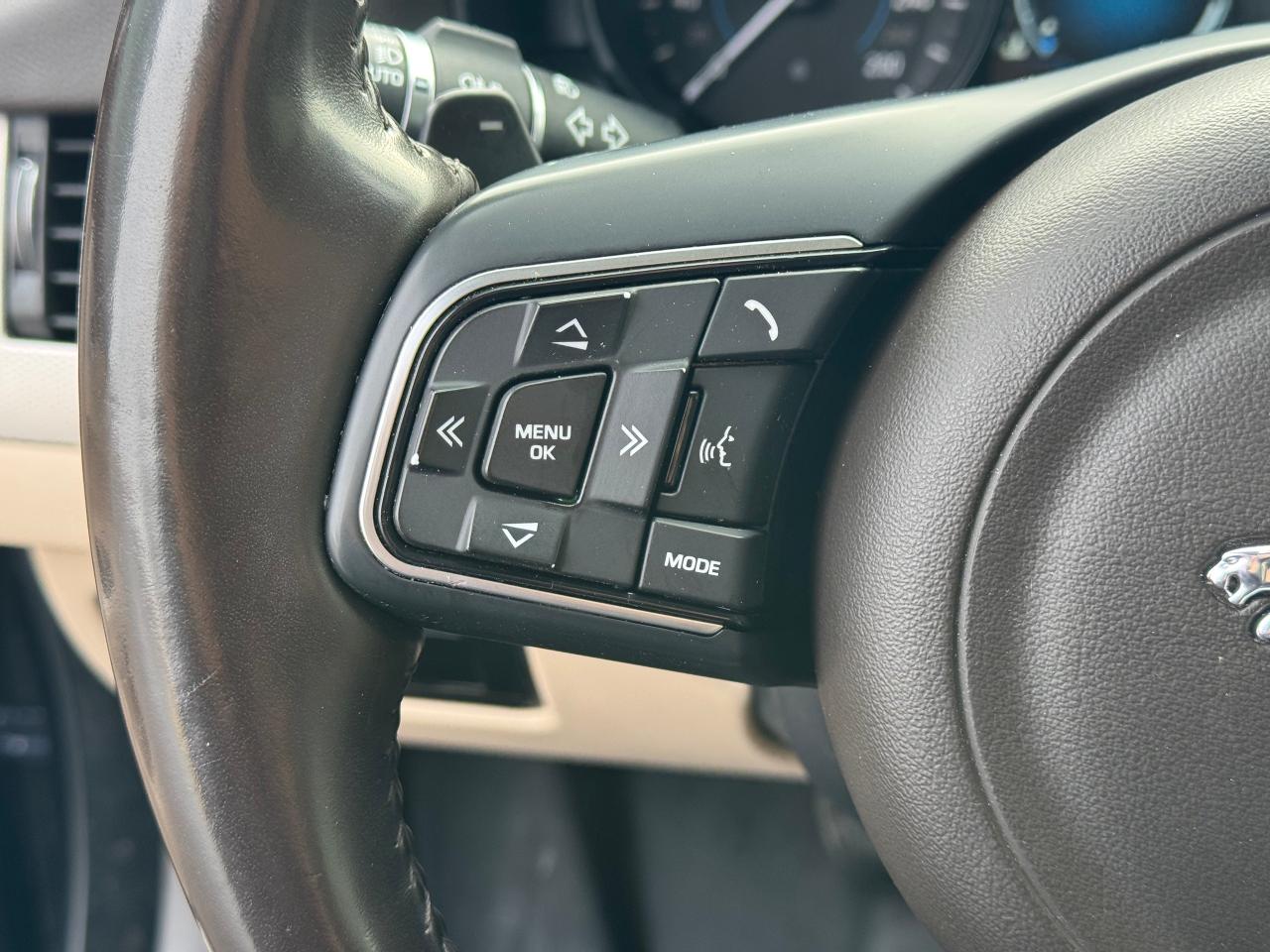 2017 Jaguar XF 20d Prestige **2.0L DIESEL // GREAT ON FUEL** Photo