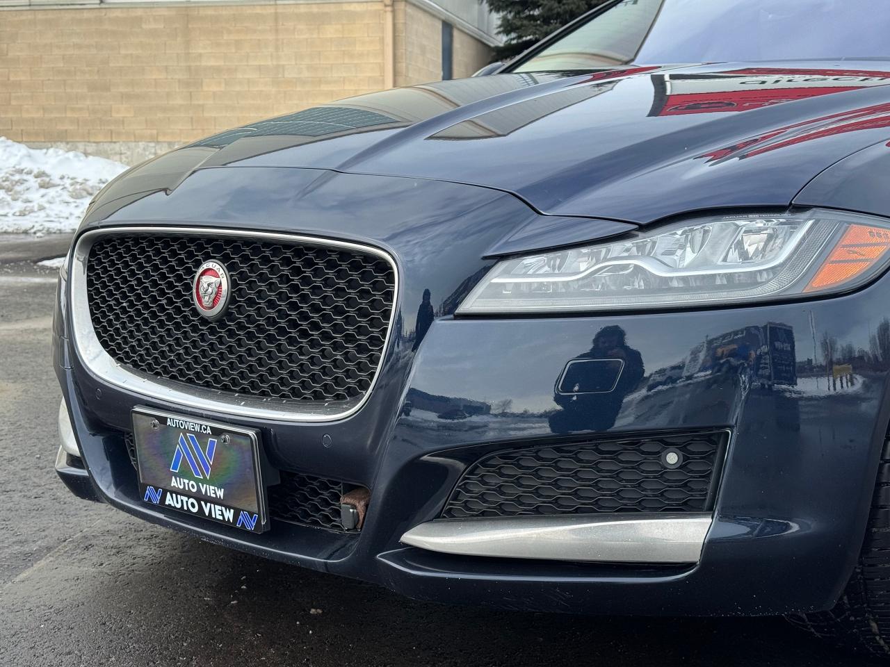 2017 Jaguar XF 20d Prestige **2.0L DIESEL // GREAT ON FUEL** Photo