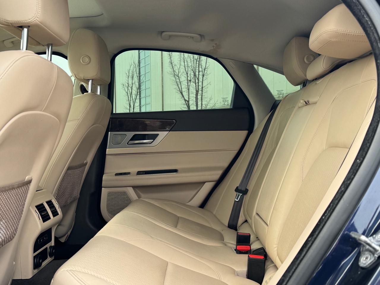 2017 Jaguar XF 20d Prestige **2.0L DIESEL // GREAT ON FUEL** Photo