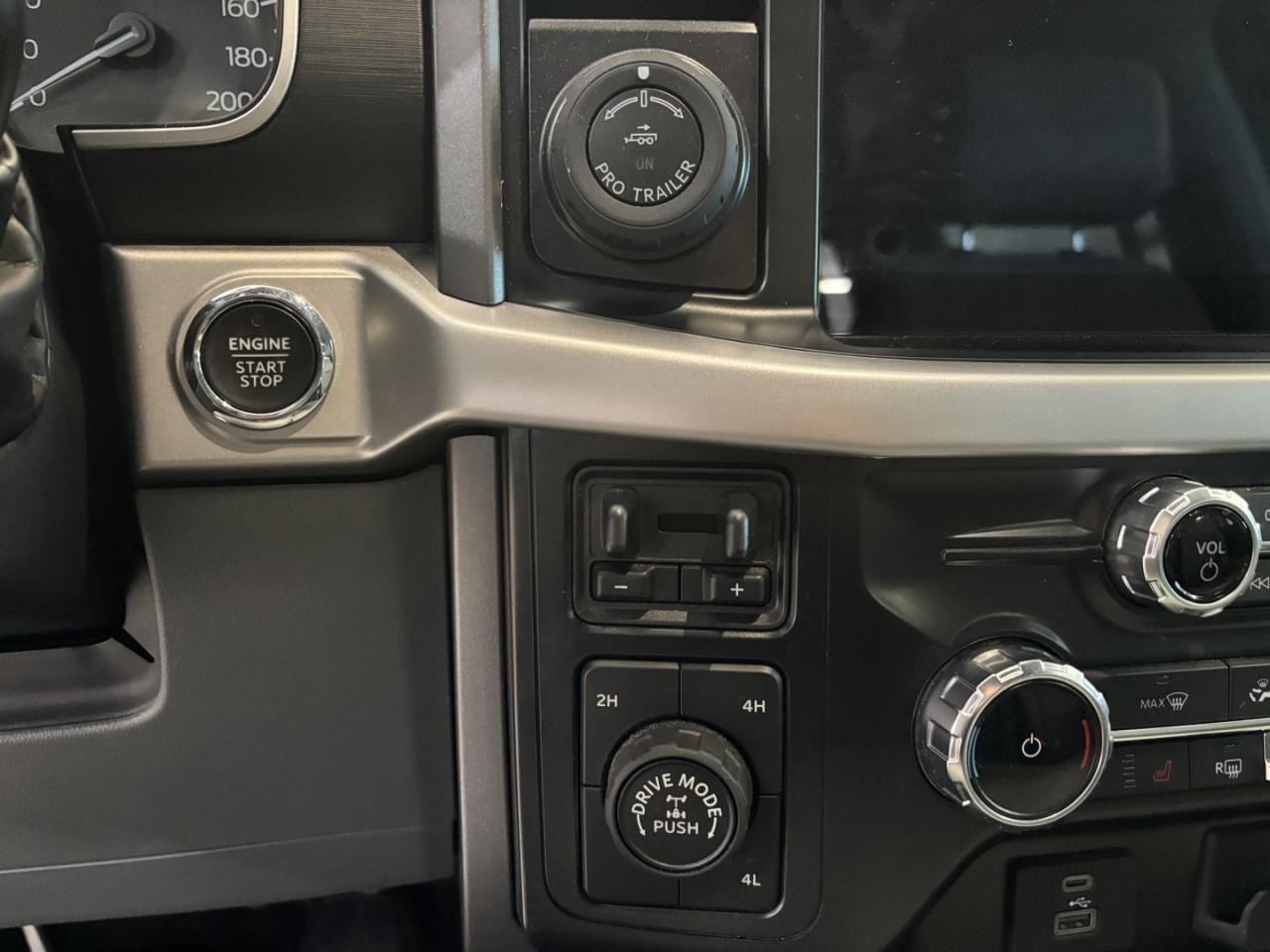 2022 Ford F-150 XLT Photo