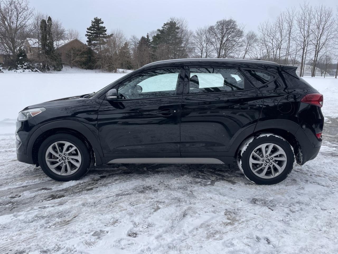 2018 Hyundai Tucson 2.0L Premium * 18 Srvc records Photo