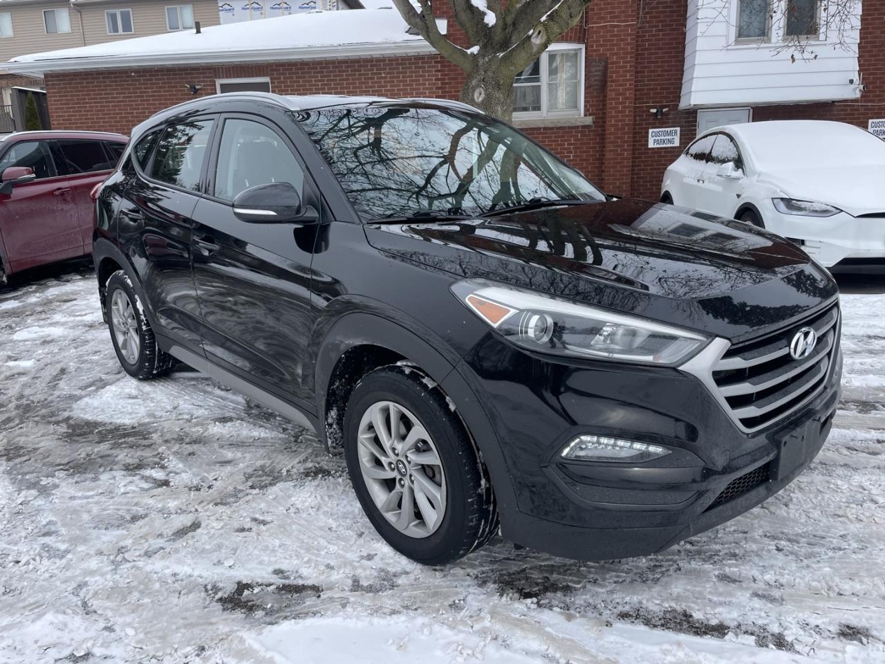 2018 Hyundai Tucson 2.0L Premium * 18 Srvc records Photo