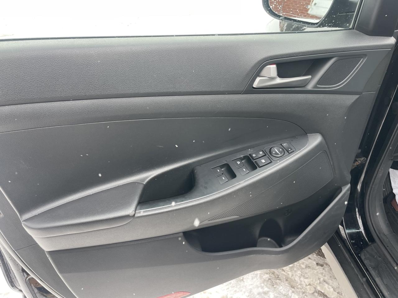 2018 Hyundai Tucson 2.0L Premium * 18 Srvc records Photo