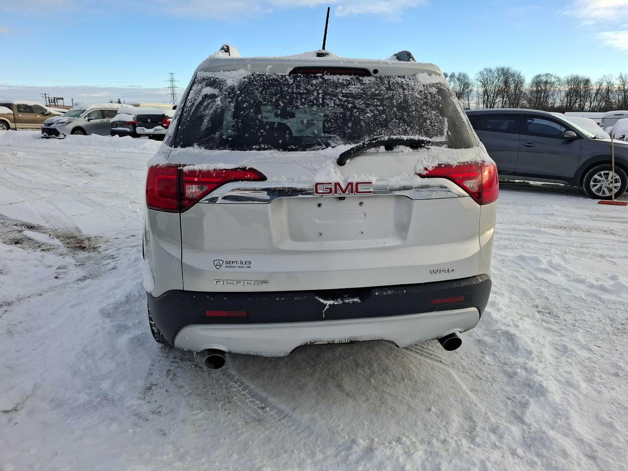 2018 GMC Acadia SLE - AWD, BOSE, HEATED SEATS, BACK-UP CAMERA!!! - Photo #9