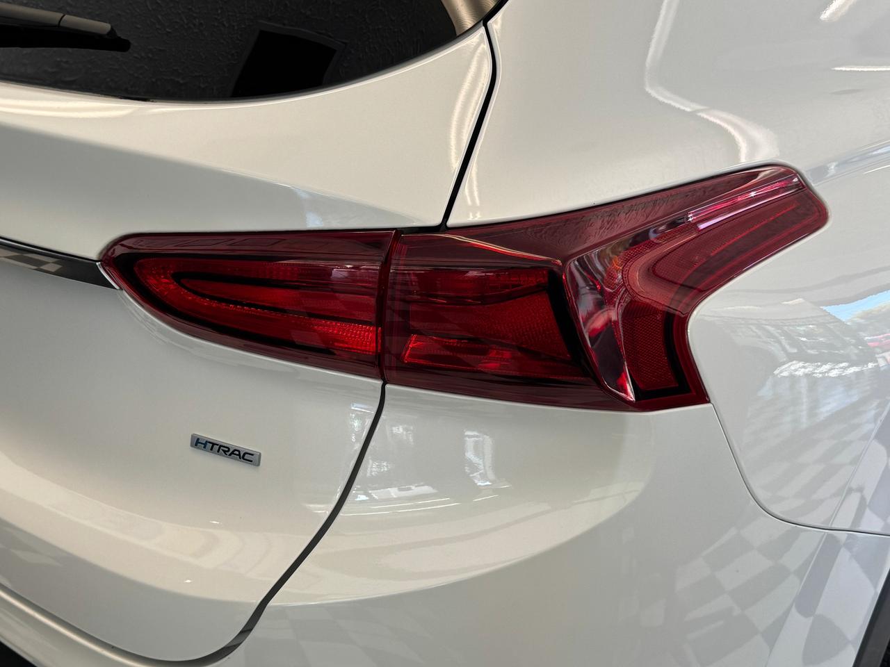 2019 Hyundai Santa Fe Essential AWD w/Safety+New Tires+Brake+CLEANCARFAX Photo