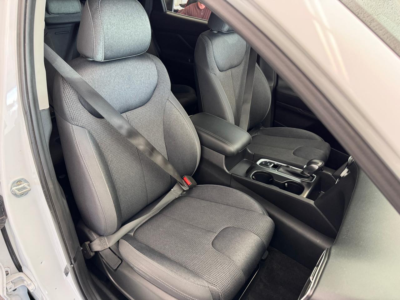 2019 Hyundai Santa Fe Essential AWD w/Safety+New Tires+Brake+CLEANCARFAX Photo