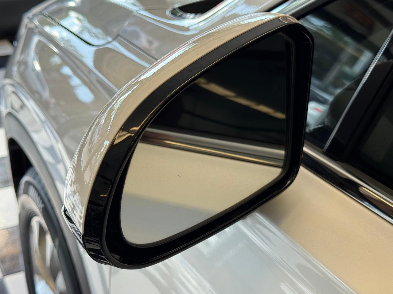 2019 Hyundai Santa Fe Essential AWD w/Safety+New Tires+Brake+CLEANCARFAX Photo