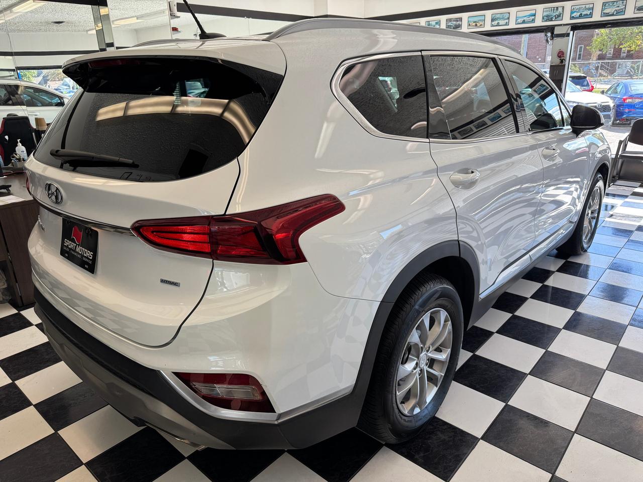 2019 Hyundai Santa Fe Essential AWD w/Safety+New Tires+Brake+CLEANCARFAX Photo