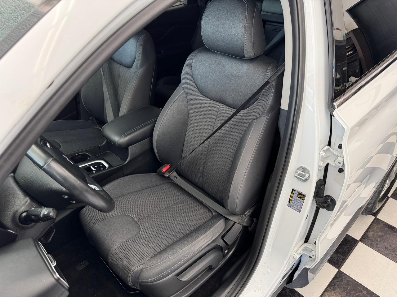2019 Hyundai Santa Fe Essential AWD w/Safety+New Tires+Brake+CLEANCARFAX Photo