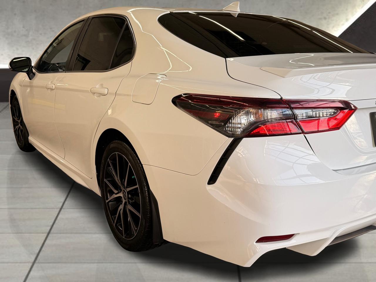 2021 Toyota Camry SE AWD+New Tires+Sunroof+CLEAN CARFAX Photo108