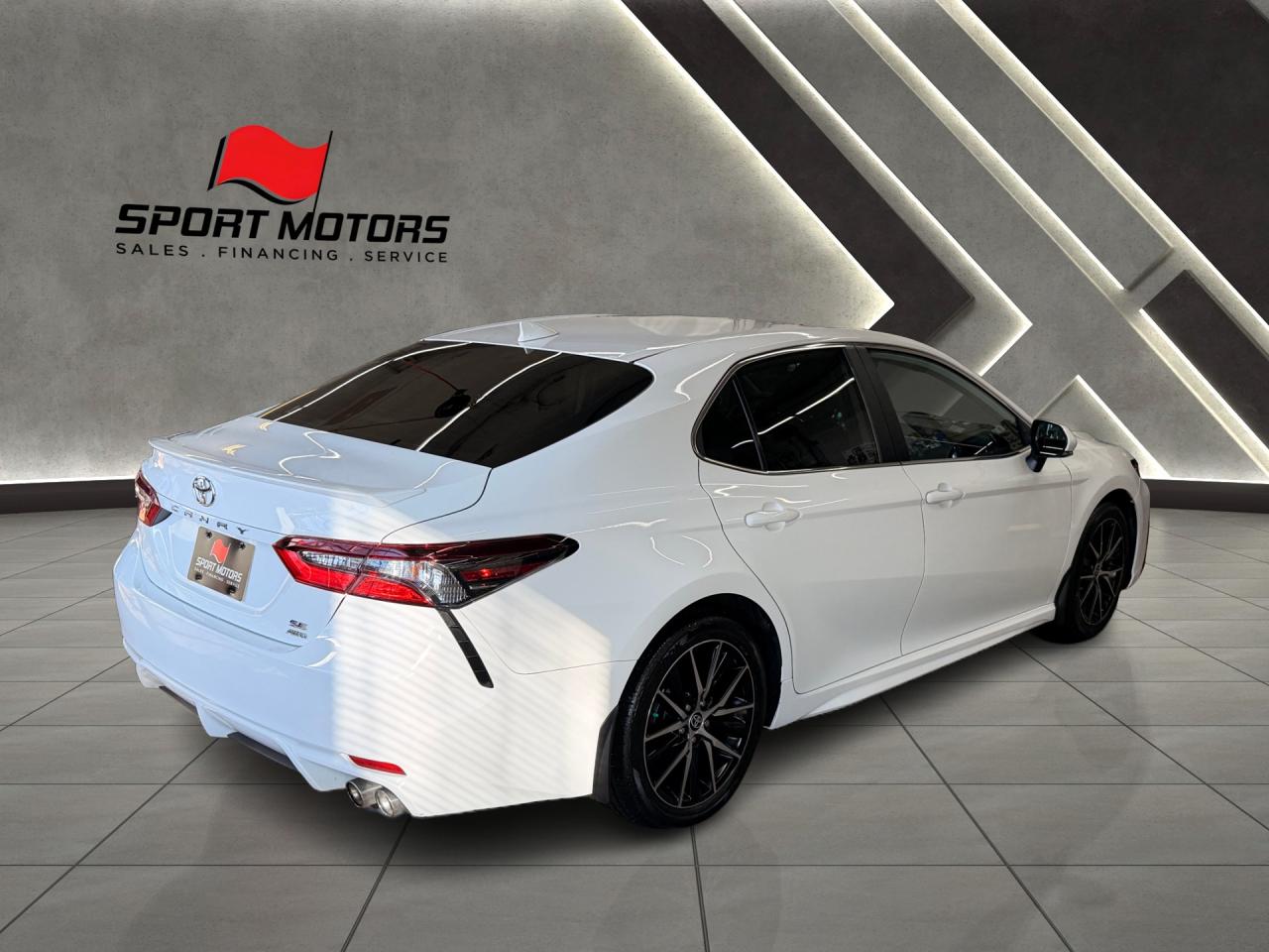 2021 Toyota Camry SE AWD+New Tires+Sunroof+CLEAN CARFAX Photo11