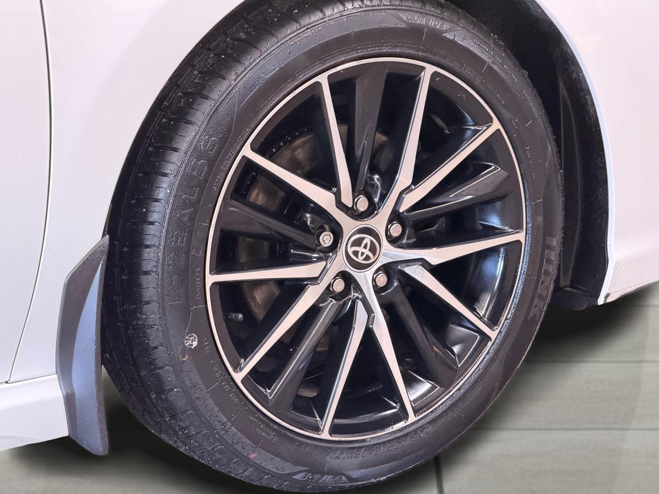 2021 Toyota Camry SE AWD+New Tires+Sunroof+CLEAN CARFAX Photo