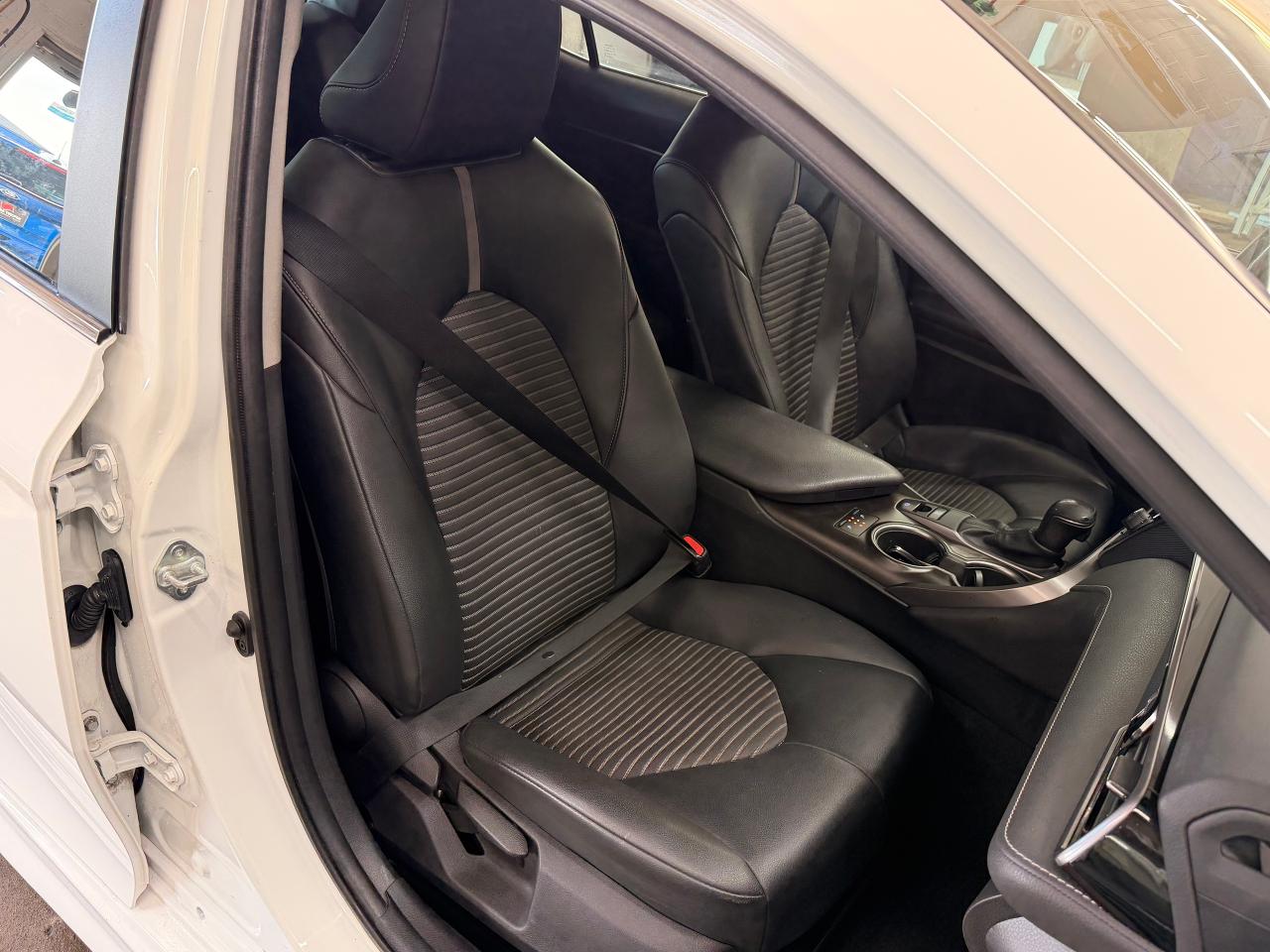 2021 Toyota Camry SE AWD+New Tires+Sunroof+CLEAN CARFAX Photo27