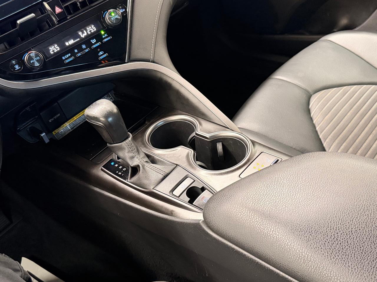 2021 Toyota Camry SE AWD+New Tires+Sunroof+CLEAN CARFAX Photo