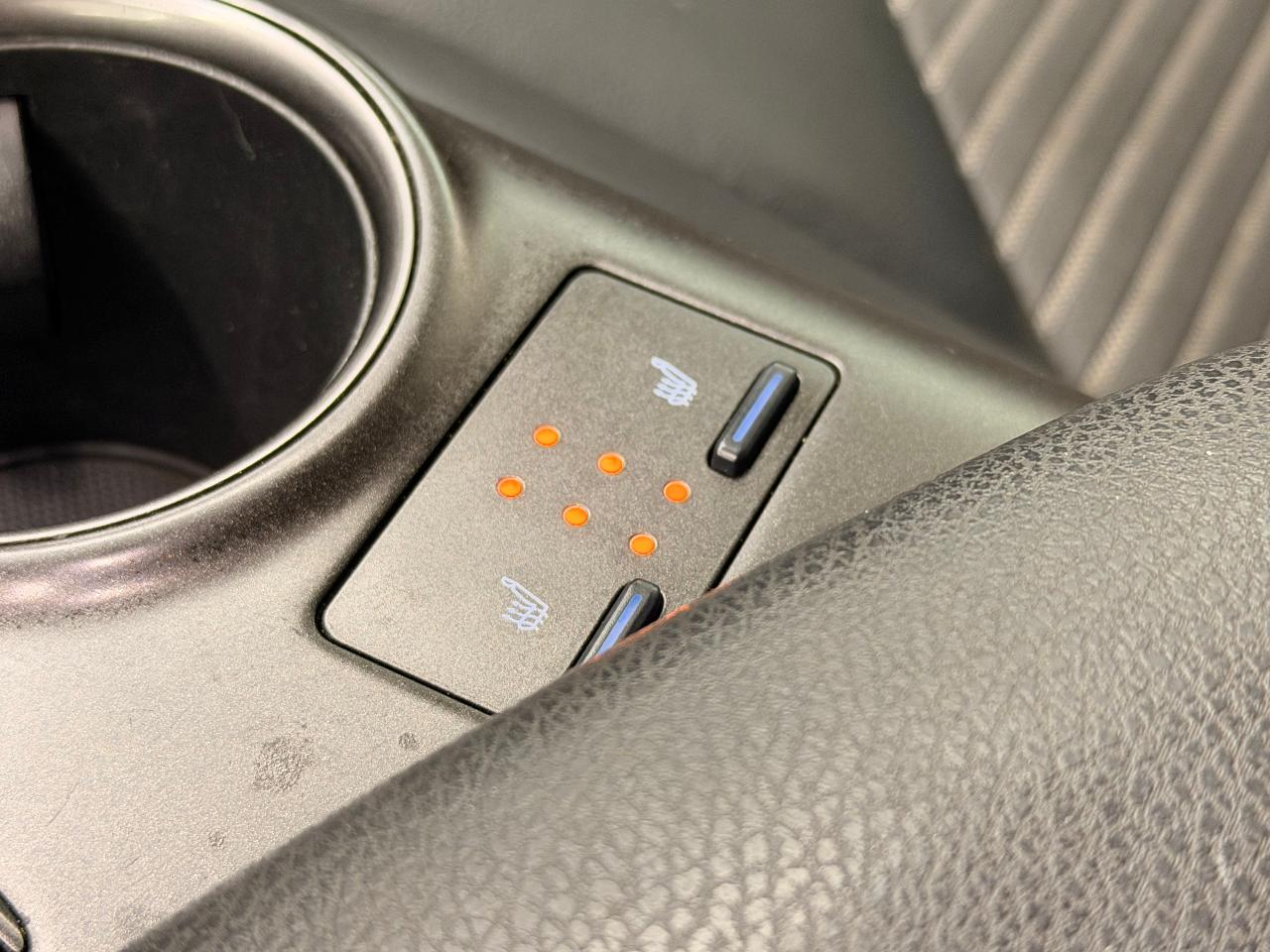 2021 Toyota Camry SE AWD+New Tires+Sunroof+CLEAN CARFAX Photo