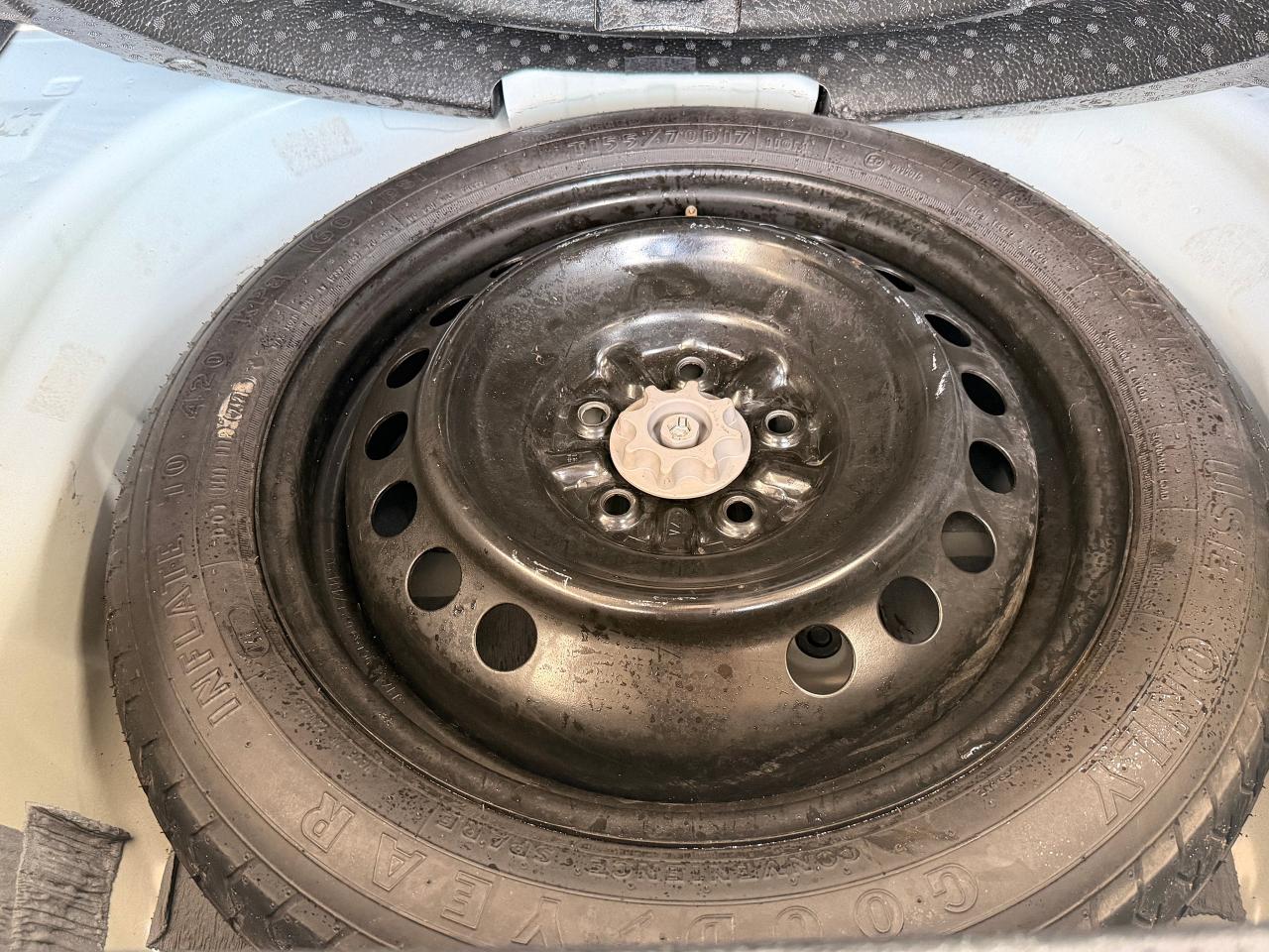 2021 Toyota Camry SE AWD+New Tires+Sunroof+CLEAN CARFAX Photo