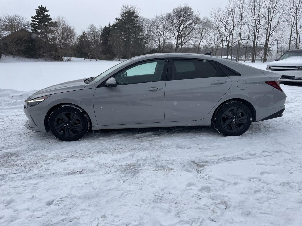 2021 Hyundai Elantra Preferred * Remote start Photo2