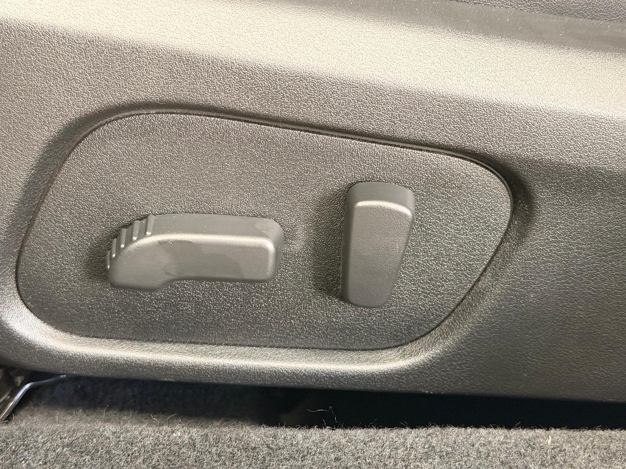 2019 Subaru WRX STI Sport-tech+Roof+BSM+CLEAN CARFAX Photo48