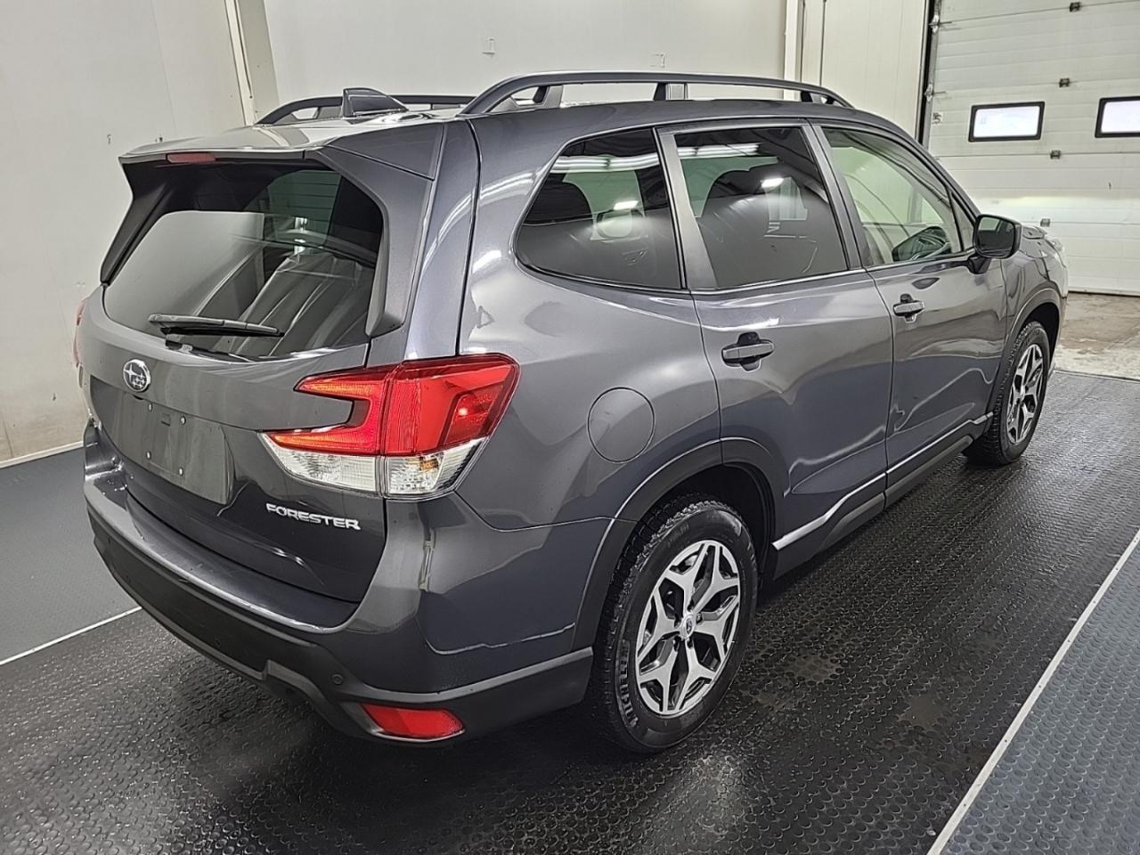 2022 Subaru Forester AWD - Reverse Camera - Heated Seats !! Photo4