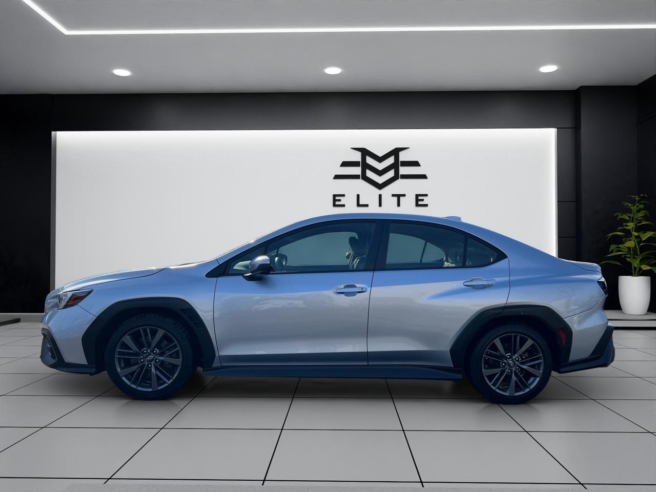 2023 Subaru WRX MANUAL - REVERSE CAMERA - ONE OWNER CAR !!! Photo4