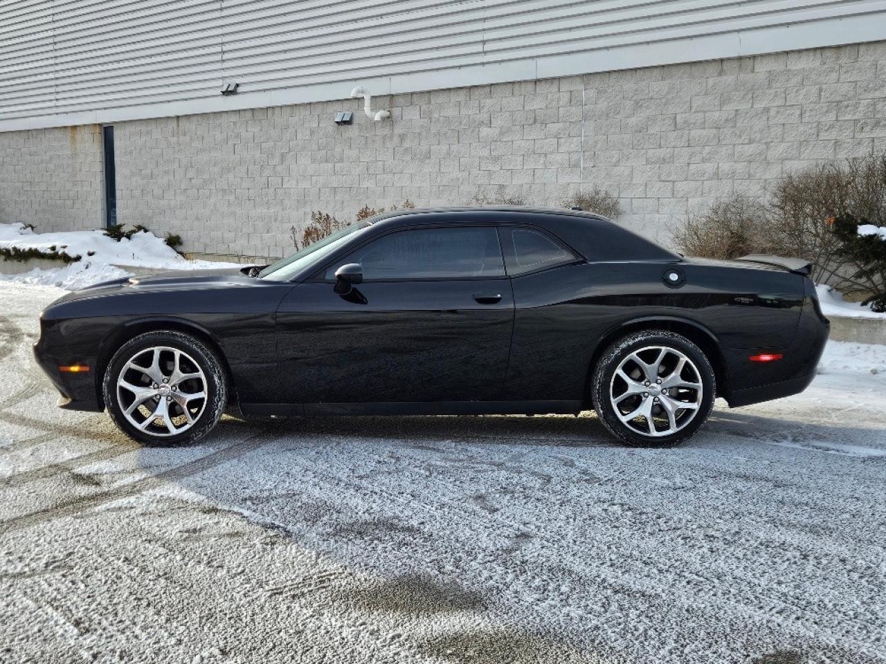 2015 Dodge Challenger SXT PLUS-LEATHER-SUNROOF Photo