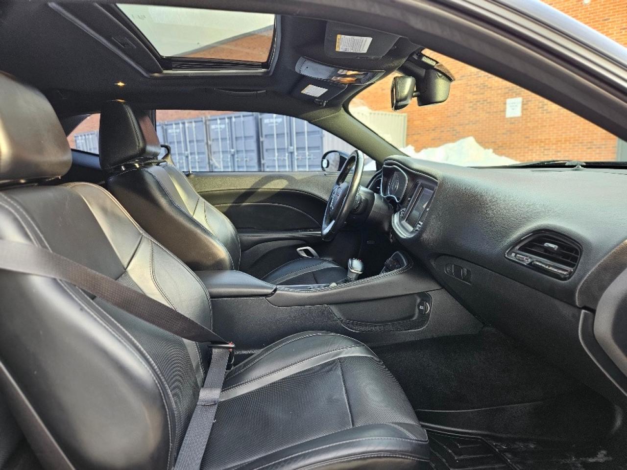 2015 Dodge Challenger SXT PLUS-LEATHER-SUNROOF Photo