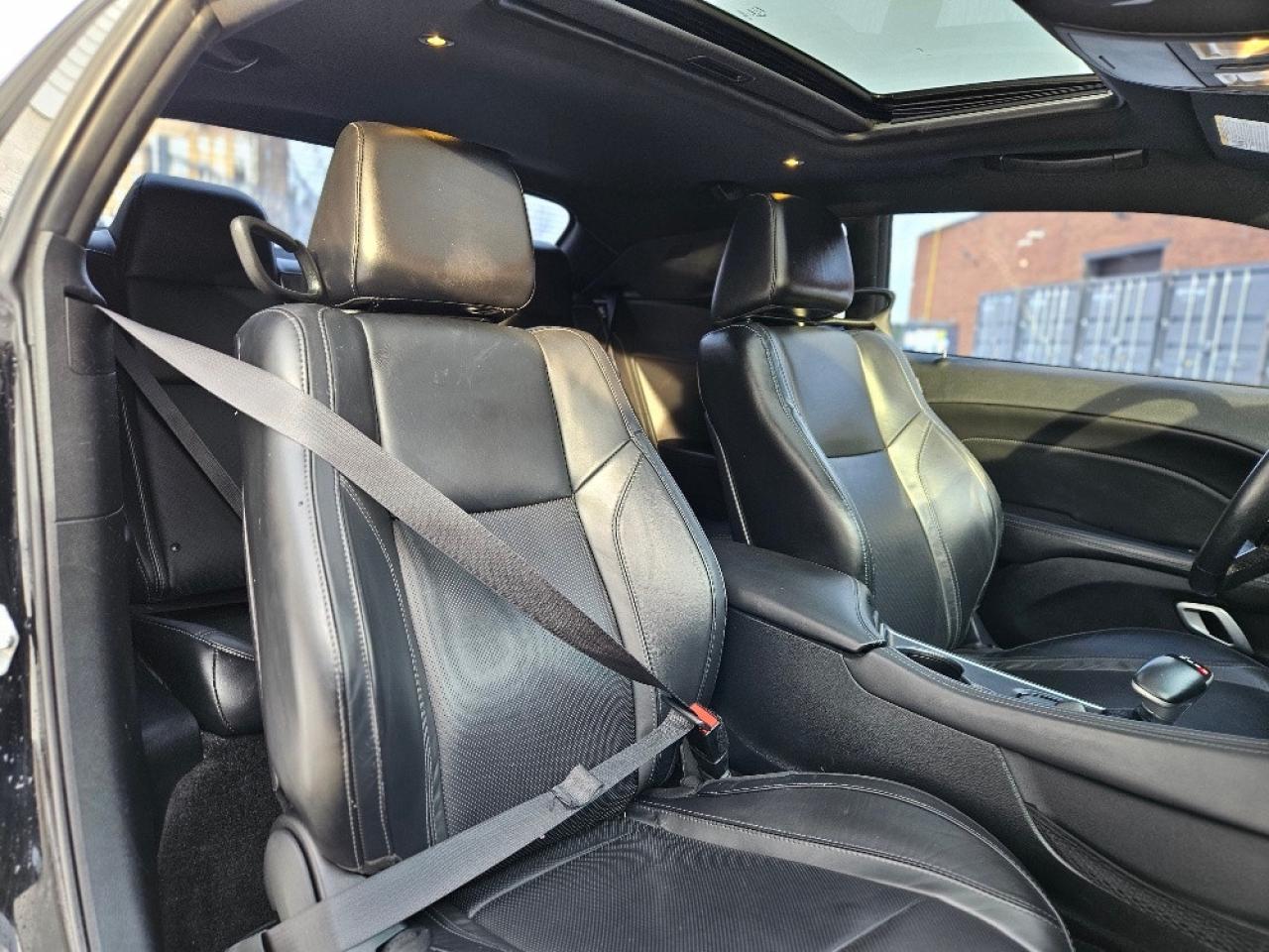 2015 Dodge Challenger SXT PLUS-LEATHER-SUNROOF Photo