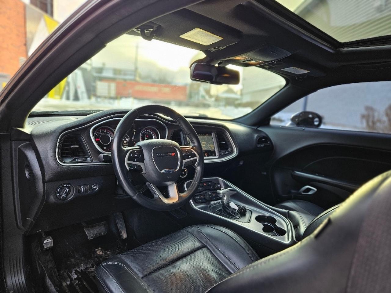 2015 Dodge Challenger SXT PLUS-LEATHER-SUNROOF Photo