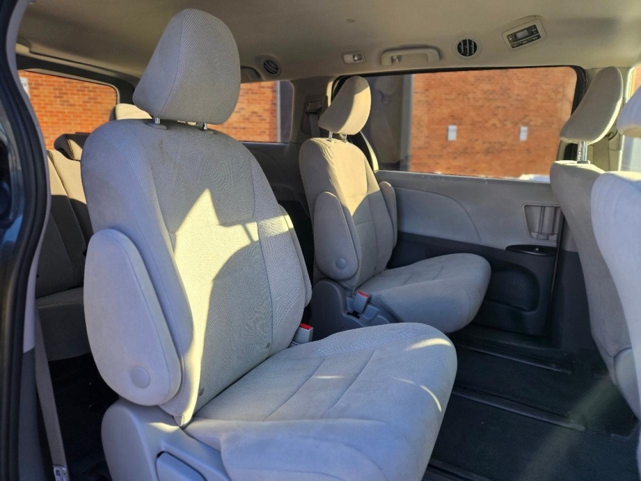 2020 Toyota Sienna 7 PASSENGER-LDW-ADAPTIVE CRUISE-CERTIFED Photo