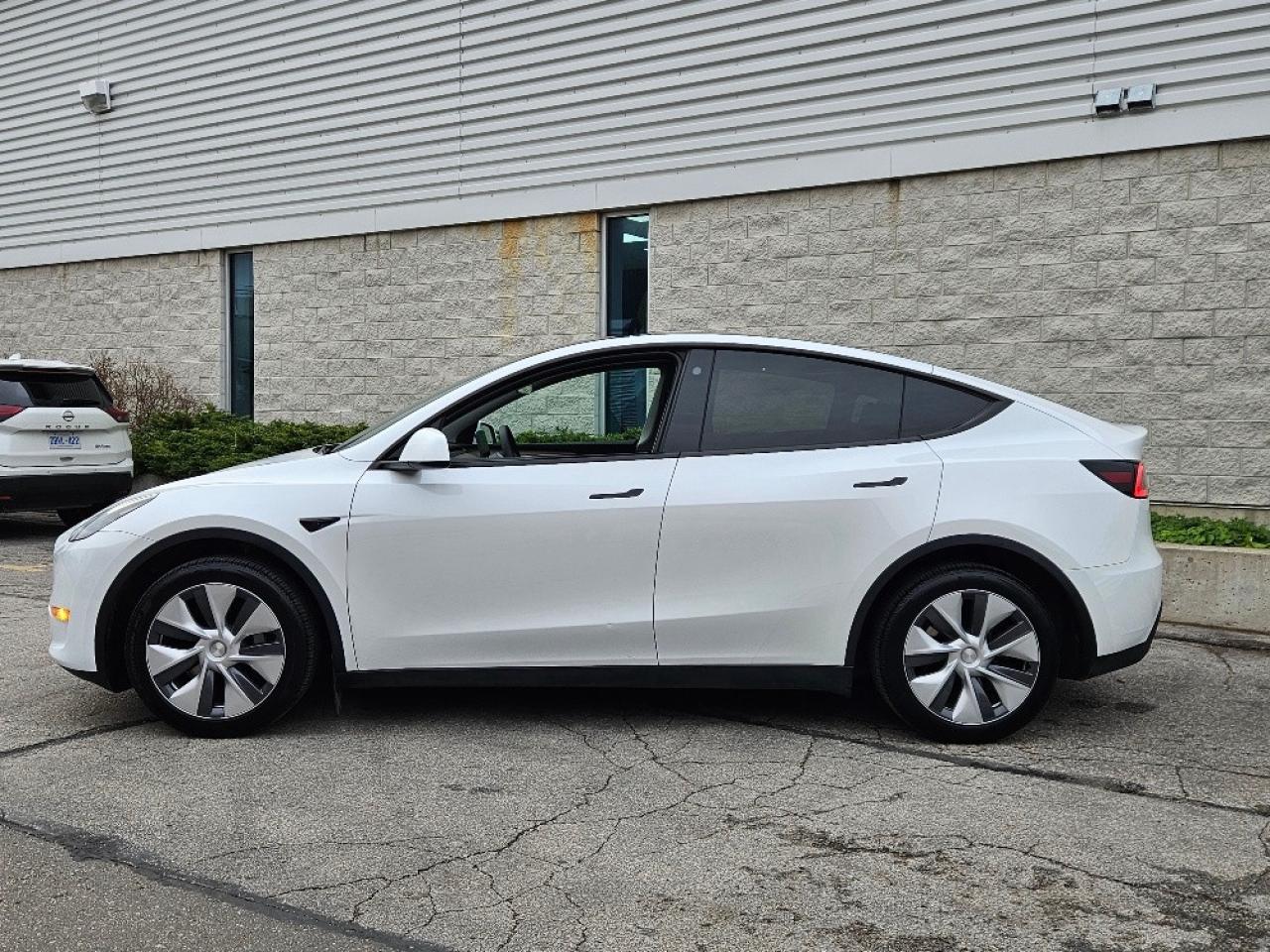 2022 Tesla Model Y 7 PASSENGER AWD-LONG RANGE DUAL MOTOR Photo