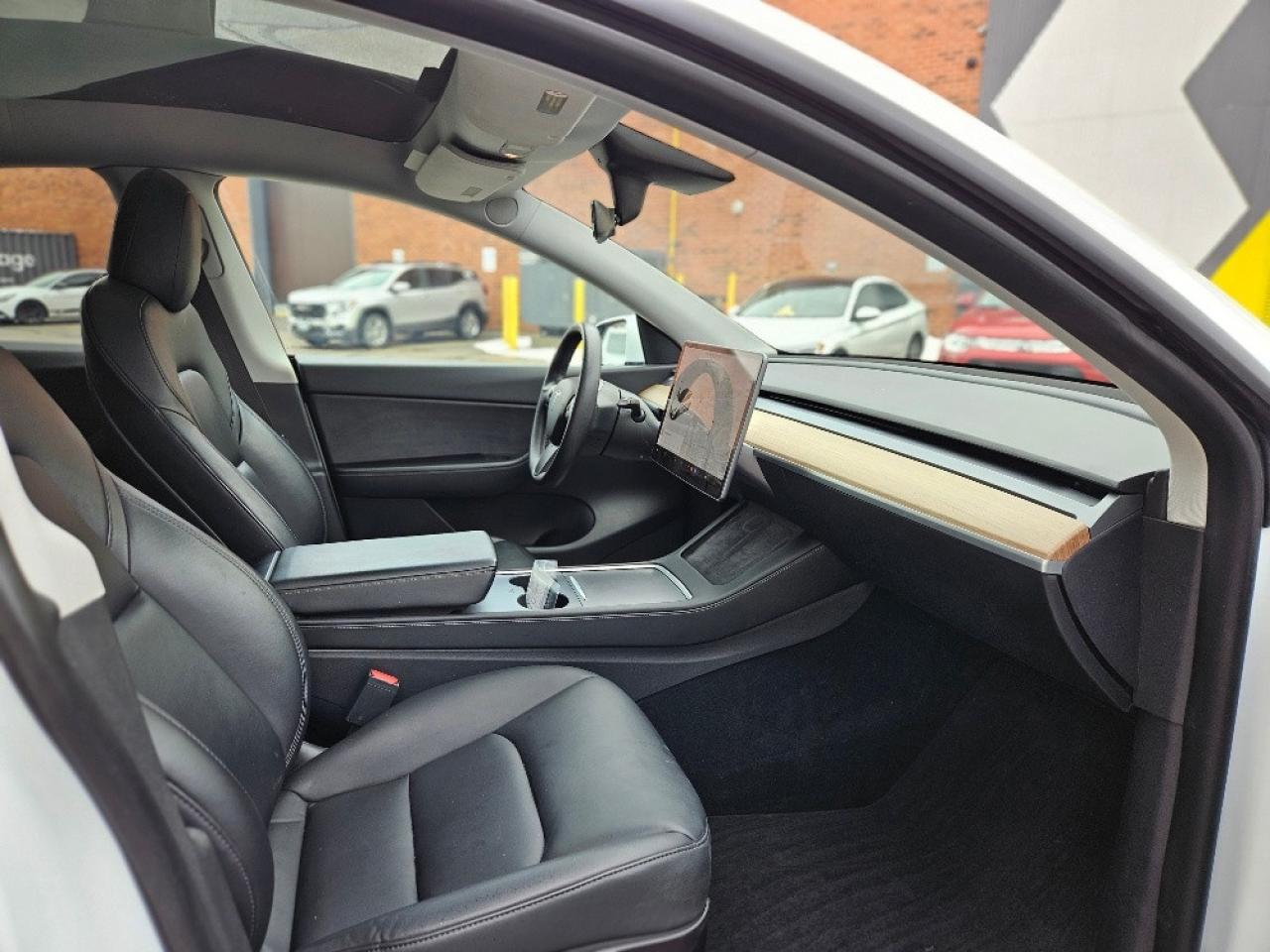 2022 Tesla Model Y 7 PASSENGER AWD-LONG RANGE DUAL MOTOR Photo