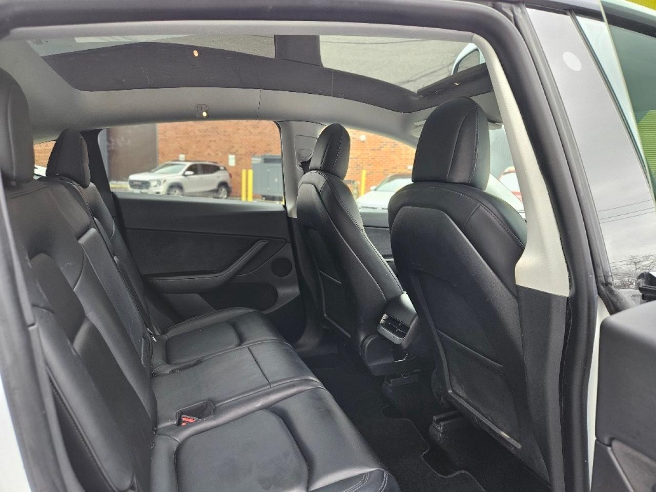 2022 Tesla Model Y 7 PASSENGER AWD-LONG RANGE DUAL MOTOR Photo