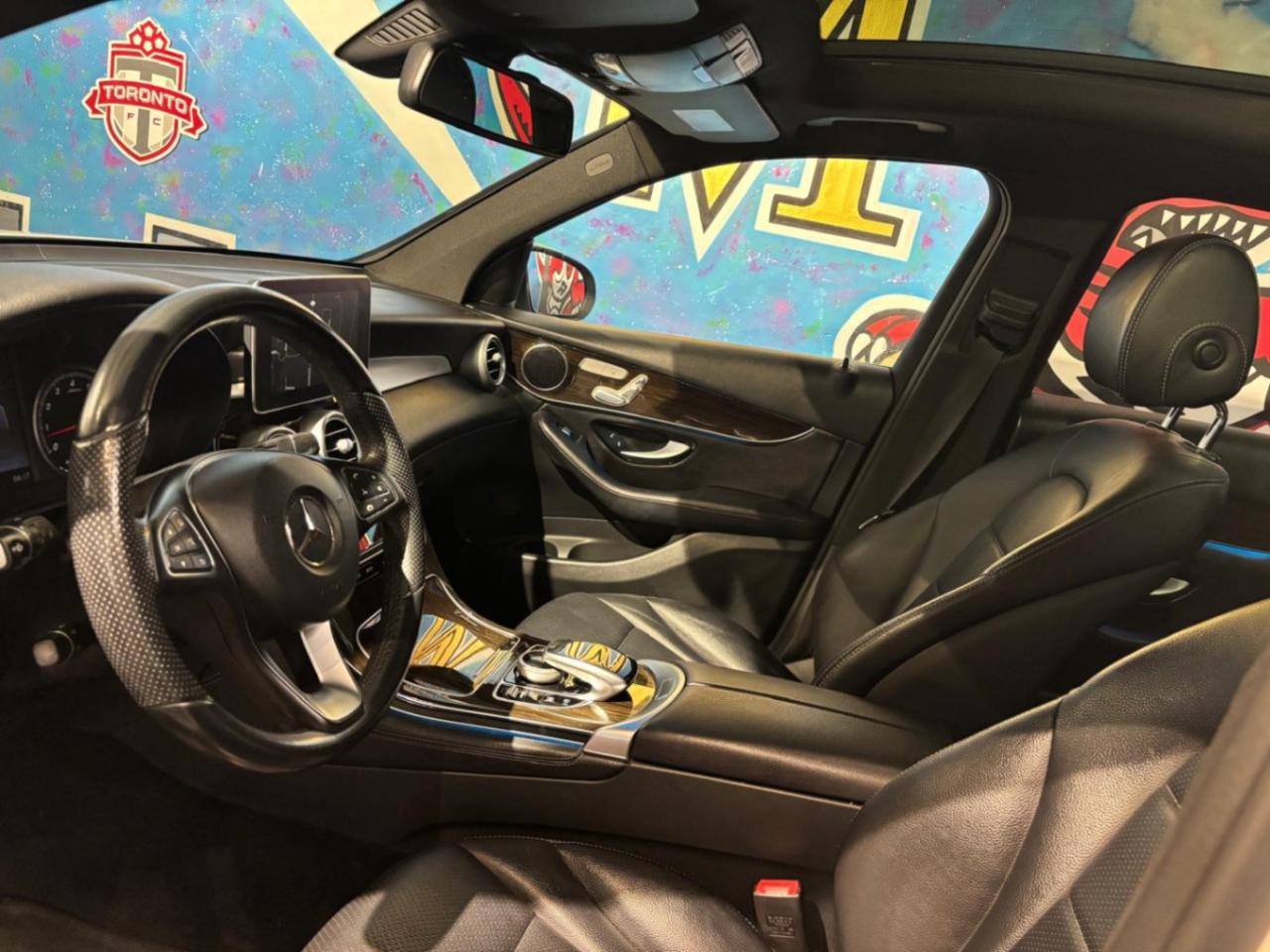 2016 Mercedes-Benz GLC-Class 4MATIC 4dr GLC 300 CLEAN CARFAX, NO ACCIDENTS Photo