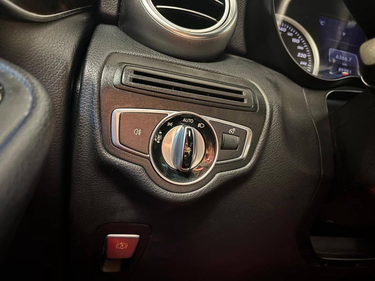 2016 Mercedes-Benz GLC-Class 4MATIC 4dr GLC 300 CLEAN CARFAX, NO ACCIDENTS Photo