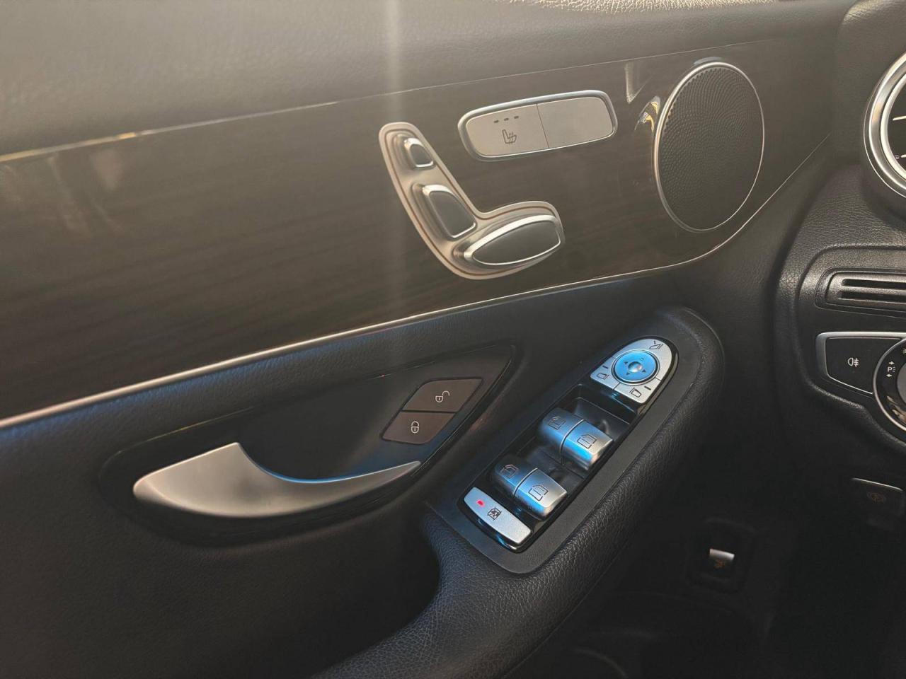 2016 Mercedes-Benz GLC-Class 4MATIC 4dr GLC 300 CLEAN CARFAX, NO ACCIDENTS Photo