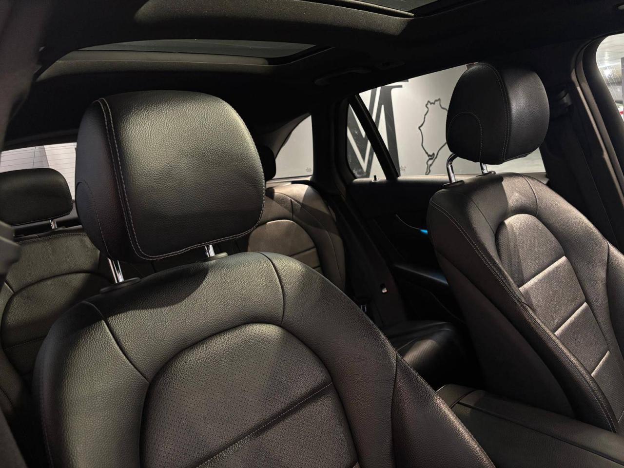 2016 Mercedes-Benz GLC-Class 4MATIC 4dr GLC 300 CLEAN CARFAX, NO ACCIDENTS Photo