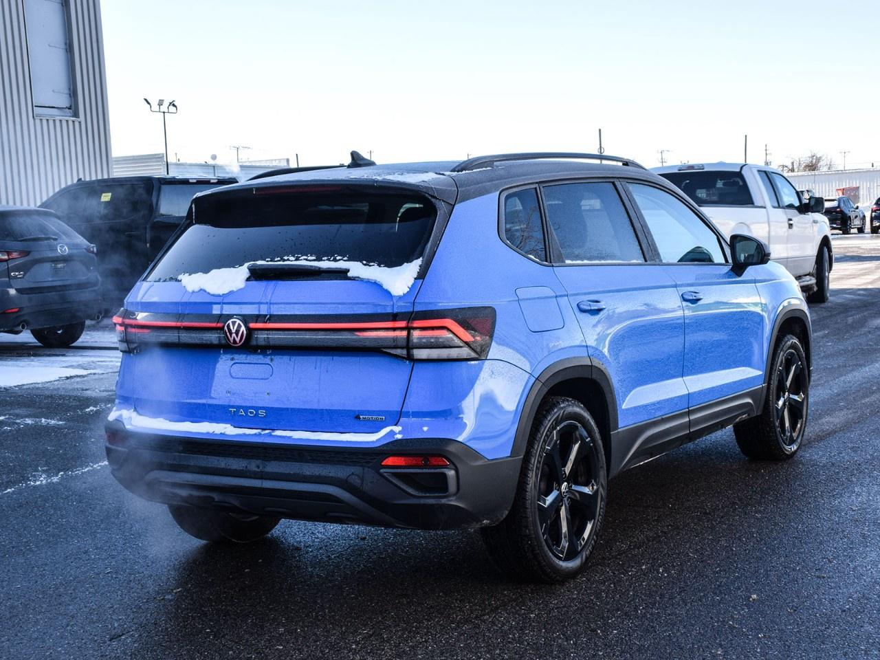 2025 Volkswagen Taos Comfortline Black Edition 4MOTION Photo3