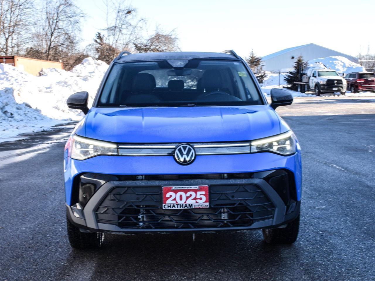 2025 Volkswagen Taos Comfortline Black Edition 4MOTION Photo