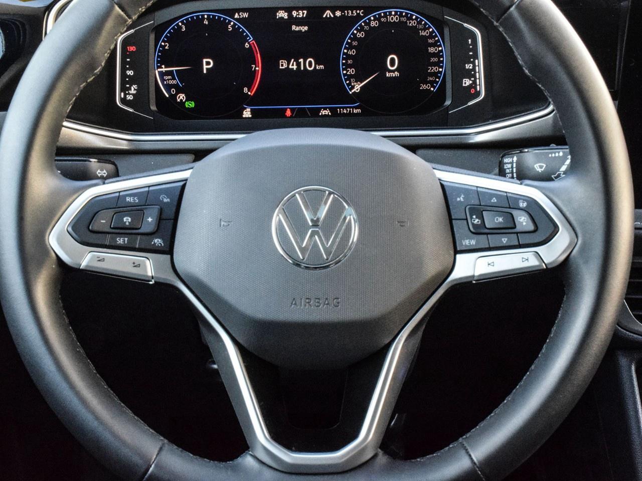 2025 Volkswagen Taos Comfortline Black Edition 4MOTION Photo