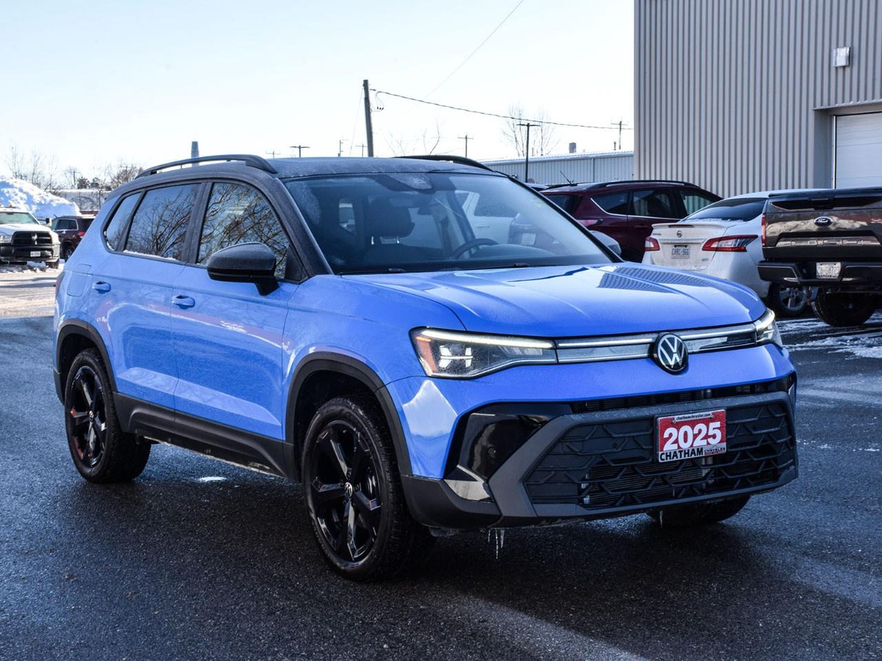 2025 Volkswagen Taos Comfortline Black Edition 4MOTION Photo4