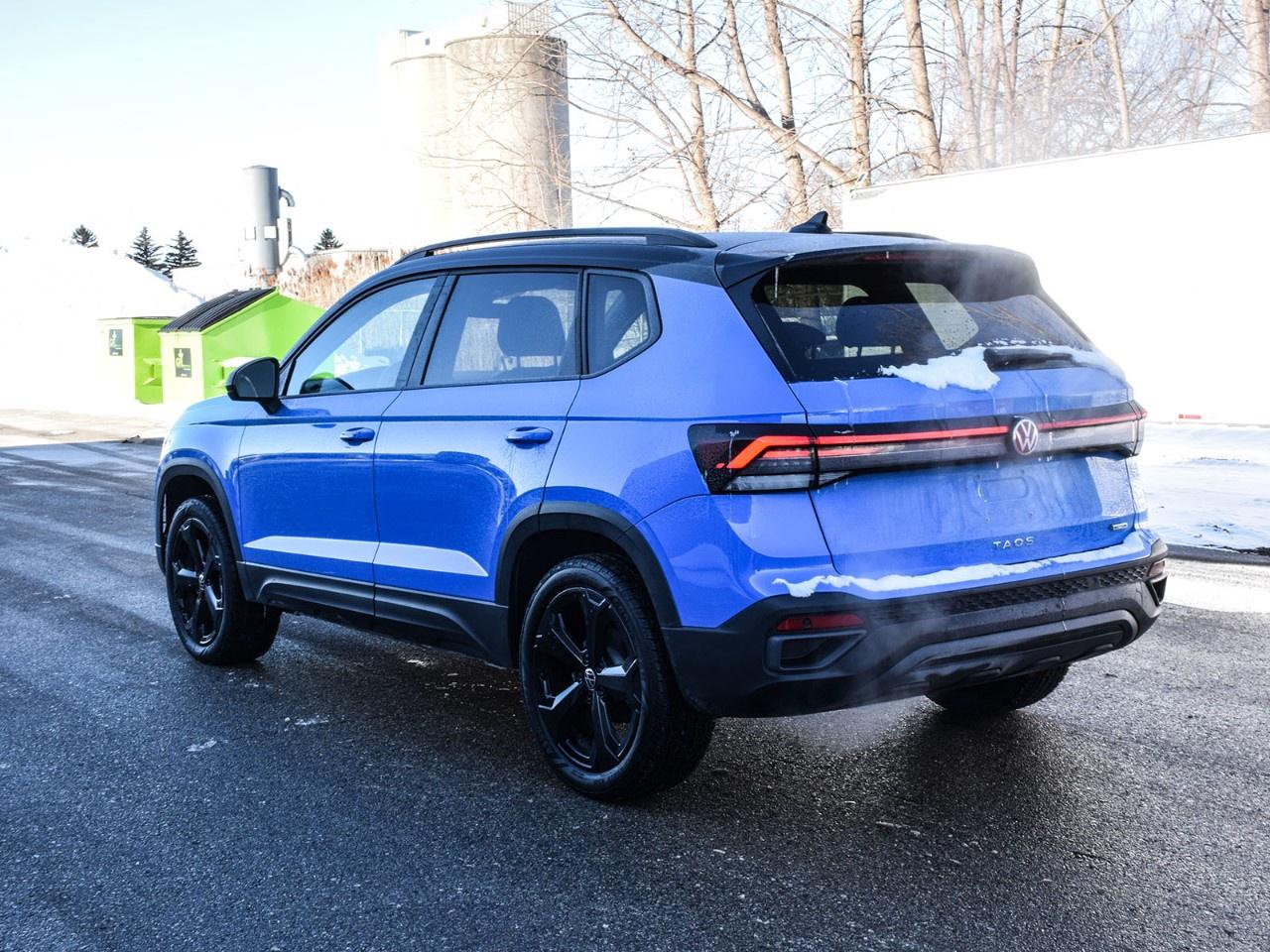 2025 Volkswagen Taos Comfortline Black Edition 4MOTION Photo