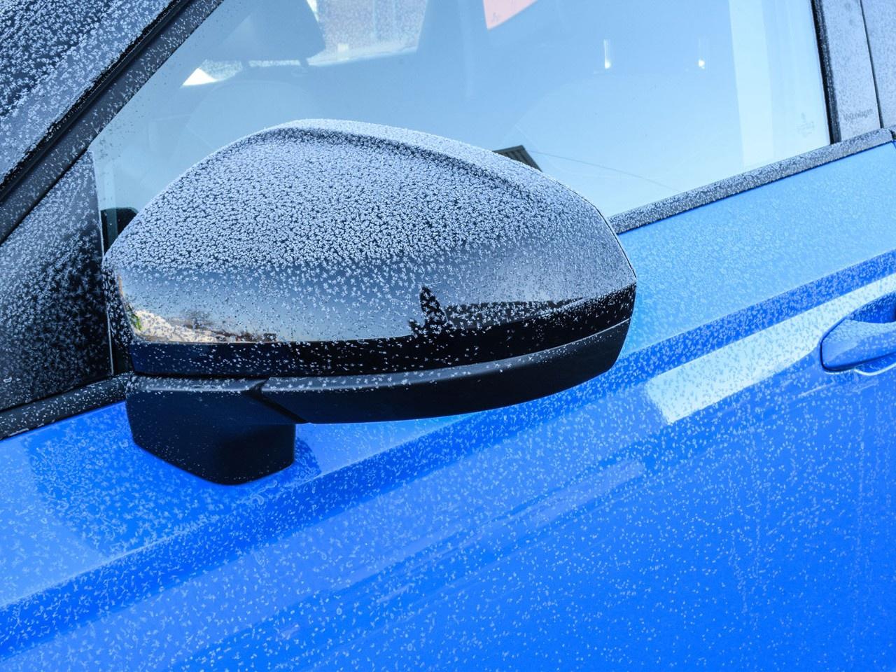 2025 Volkswagen Taos Comfortline Black Edition 4MOTION Photo