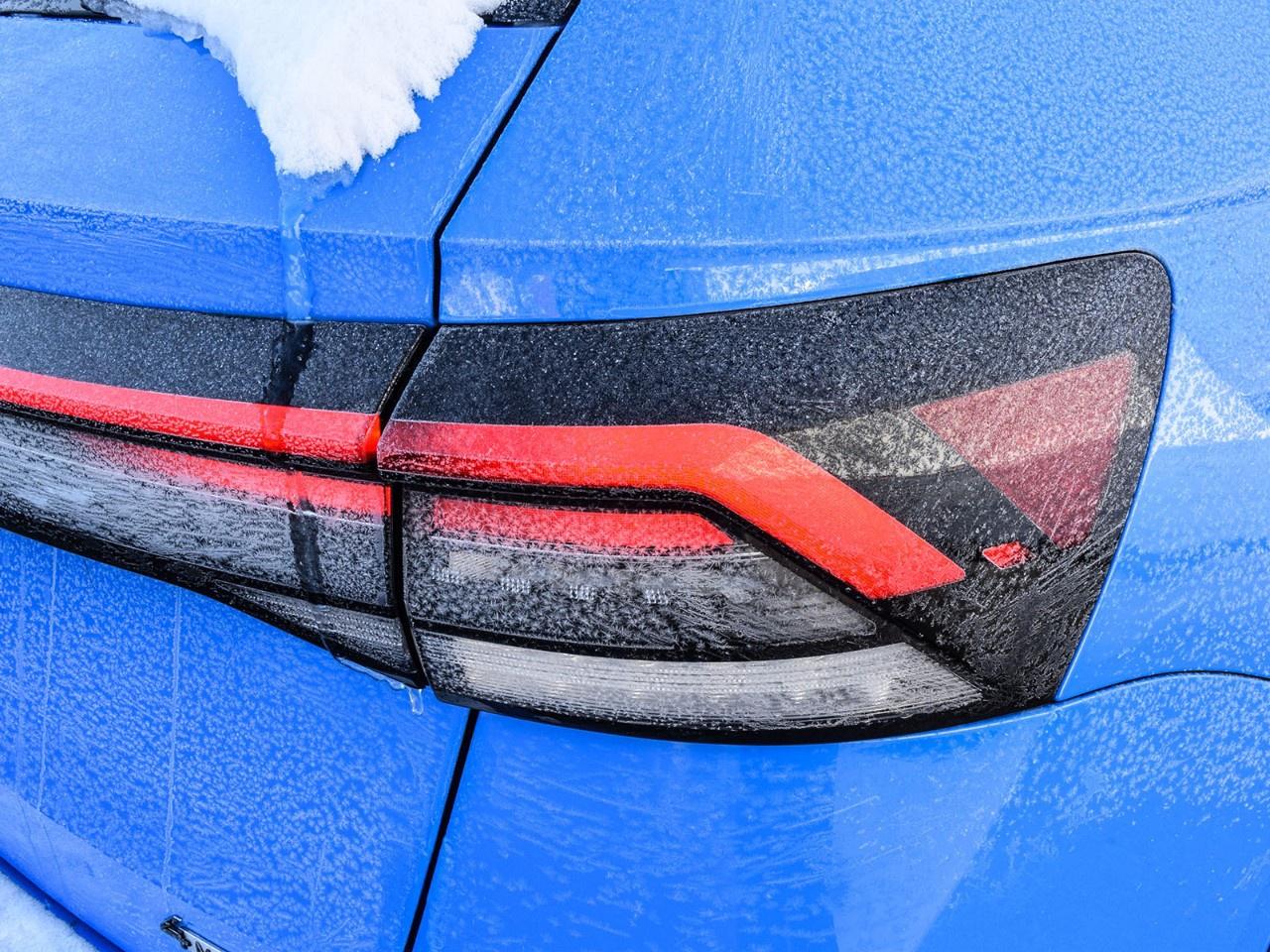 2025 Volkswagen Taos Comfortline Black Edition 4MOTION Photo