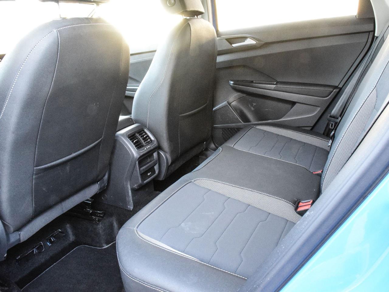 2025 Volkswagen Taos Comfortline Black Edition 4MOTION Photo