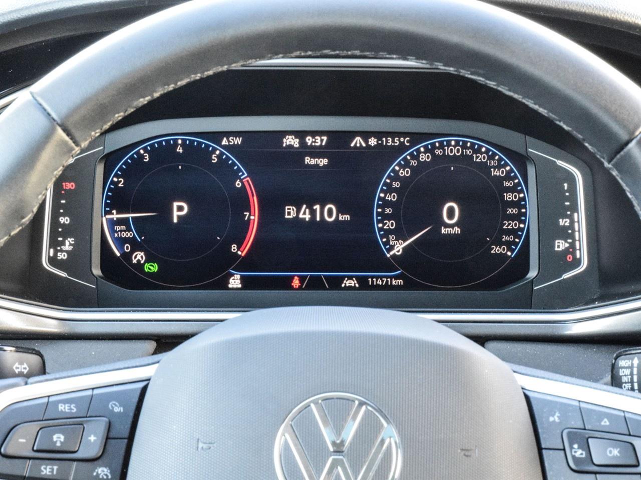 2025 Volkswagen Taos Comfortline Black Edition 4MOTION Photo