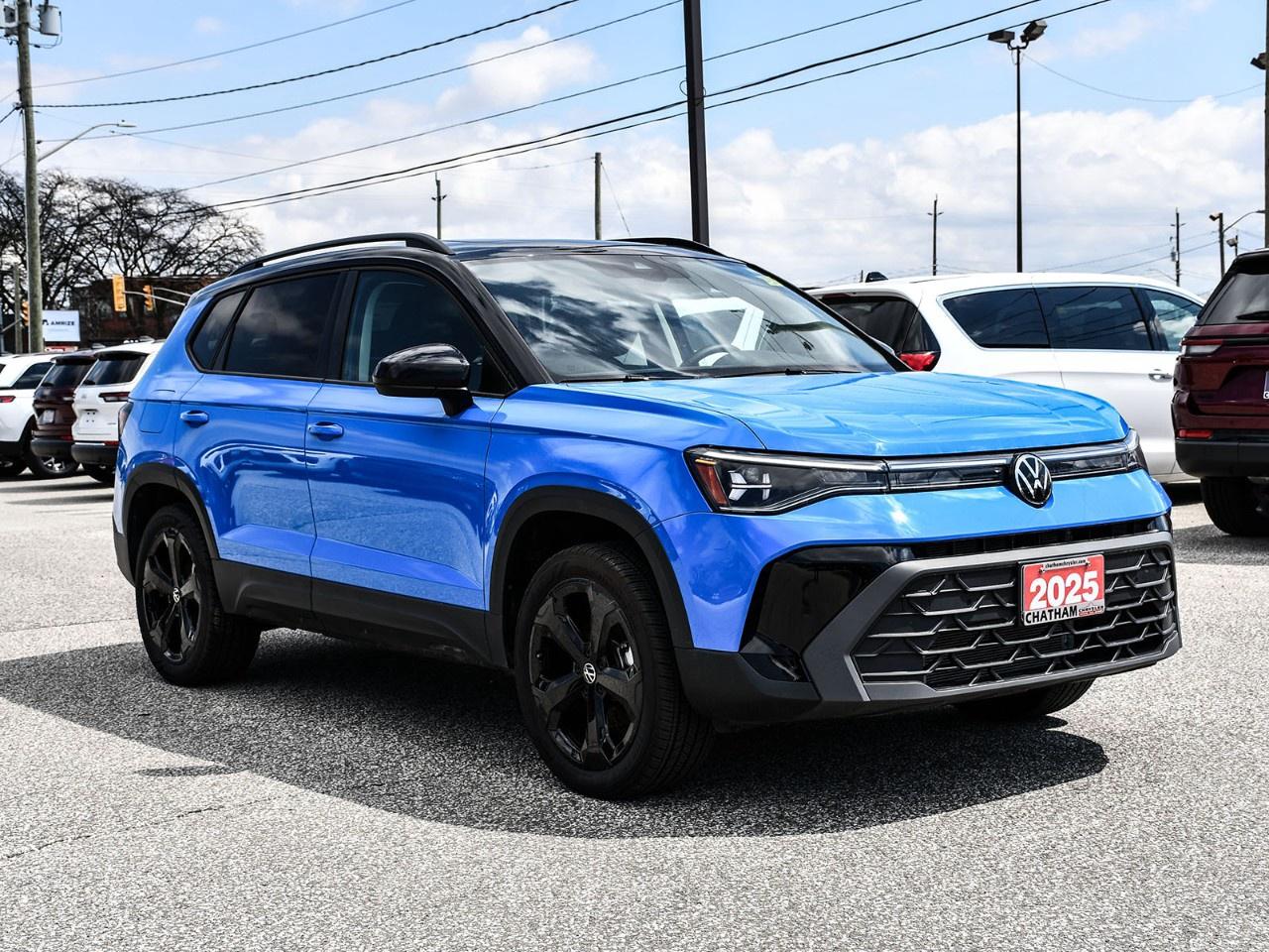 2025 Volkswagen Taos Comfortline Black Edition 4MOTION Photo4