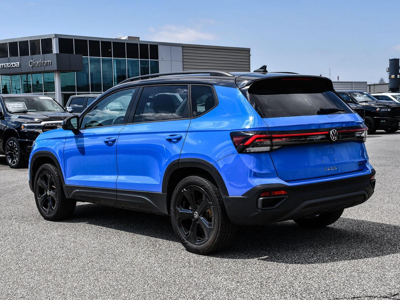 2025 Volkswagen Taos Comfortline Black Edition 4MOTION Photo