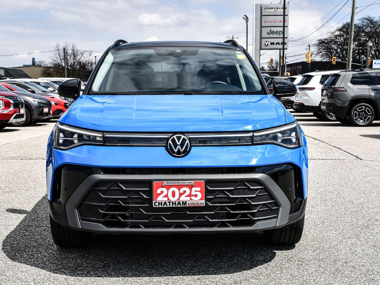 2025 Volkswagen Taos Comfortline Black Edition 4MOTION Photo