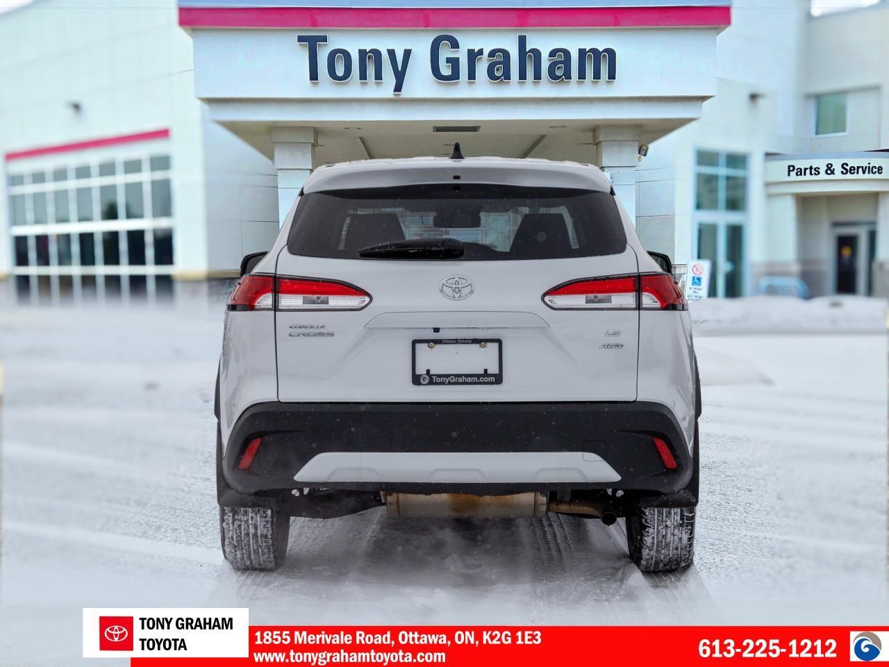 2025 Toyota Corolla Cross LE Photo