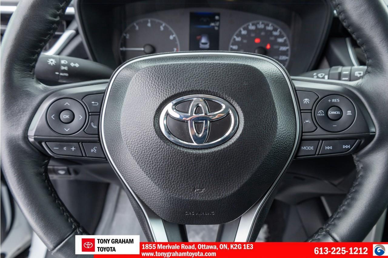 2025 Toyota Corolla Cross LE Photo